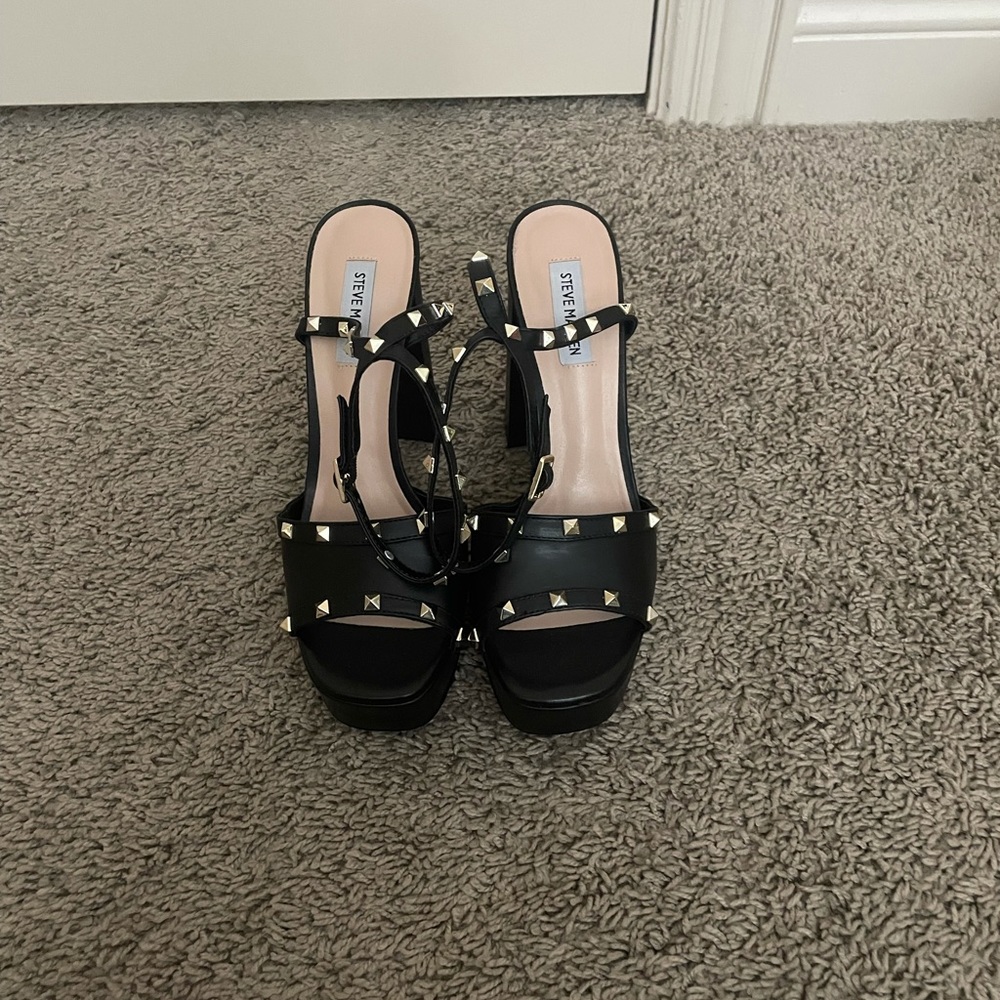 Steve Madden Tabari Studded Leather Block Heel Sandal